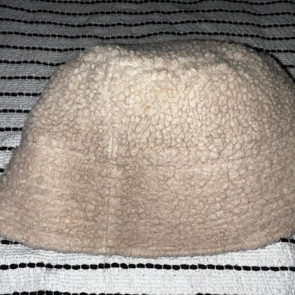 PacSun Accessories - Do Everything In Love fleece reversible bucket hat, NWT
